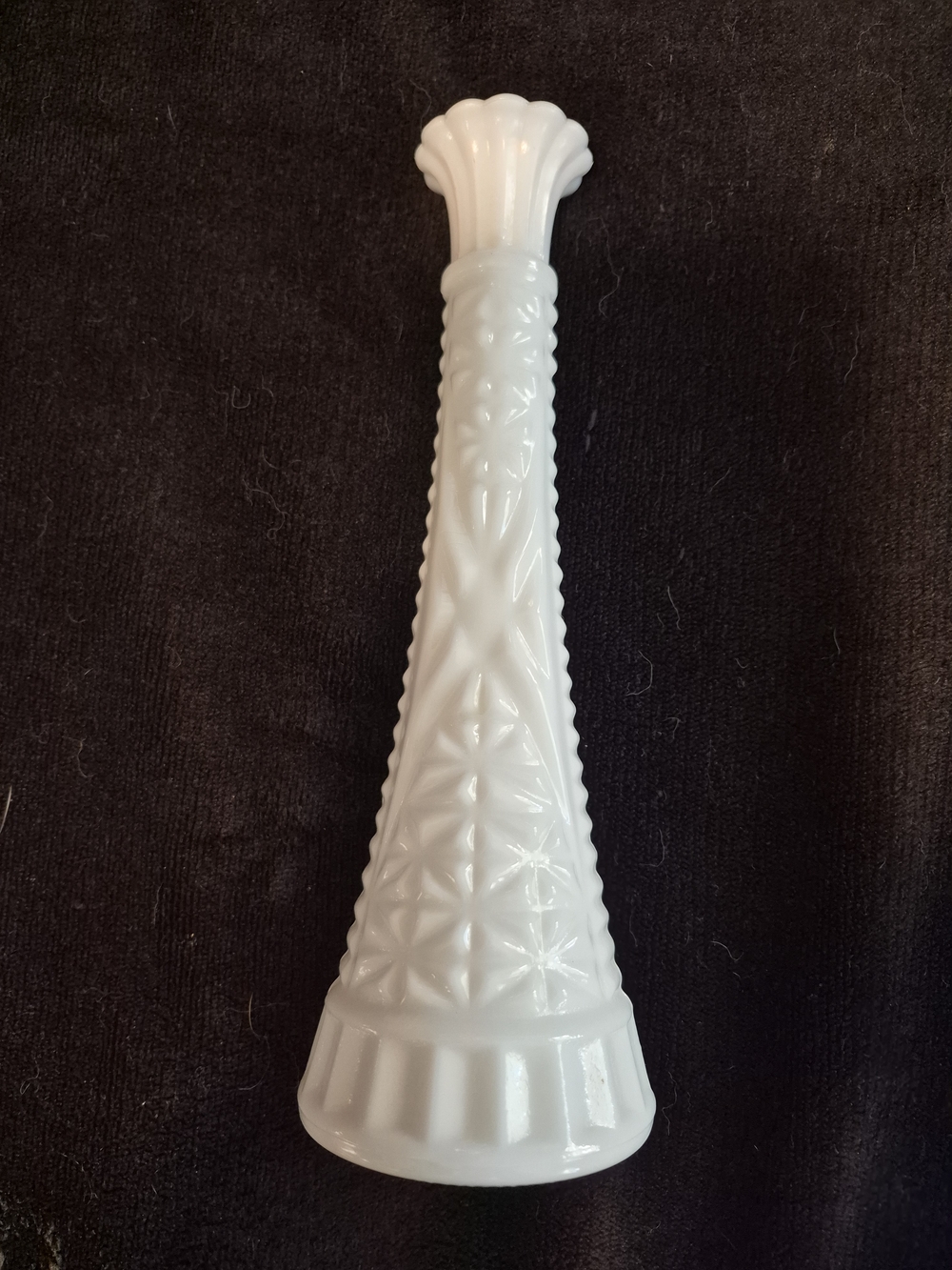 ​Vintage Anchor Hocking Starburst Milk Glass Bud Vase